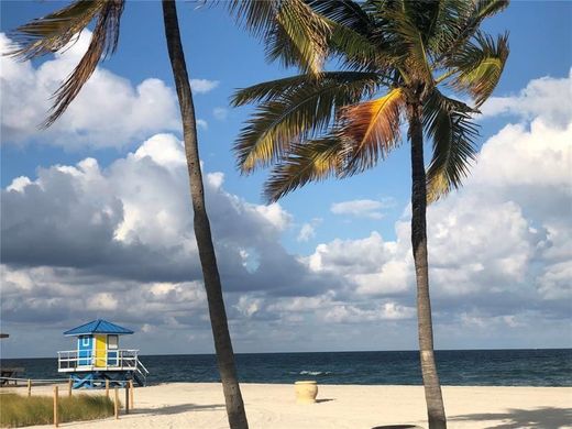 Residential complexes in Hollywood, Broward County