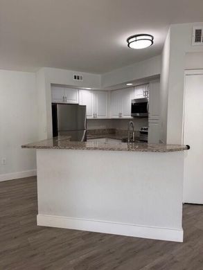 Residential complexes in West Palm Beach, Palm Beach