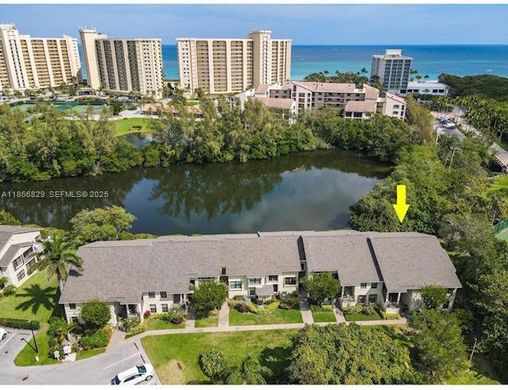 Residential complexes in Jupiter, Palm Beach