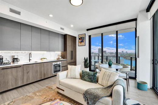 Complesso residenziale a North Miami Beach, Miami-Dade County