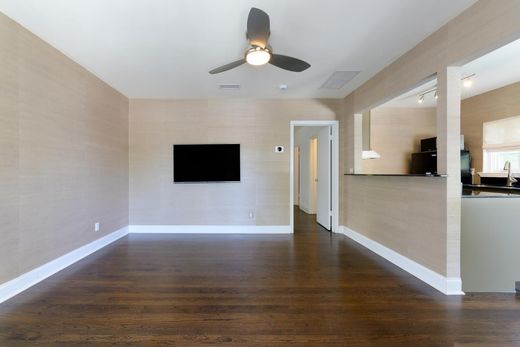 Residential complexes in Lake Worth, Palm Beach