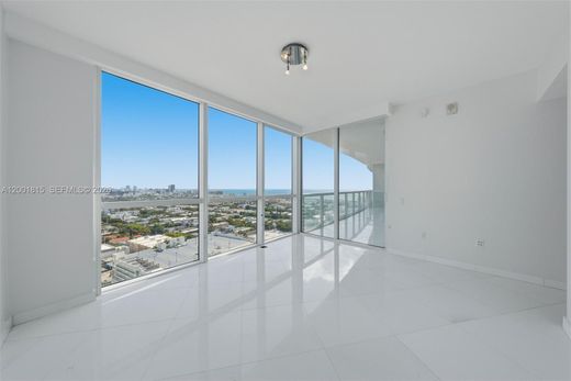 Residential complexes in Miami Beach, Miami-Dade