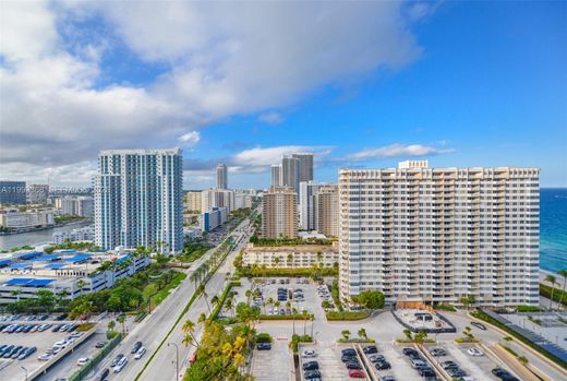 Residential complexes in Hallandale, Broward County