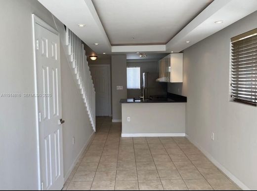 Kamienica w Miami, Miami-Dade County