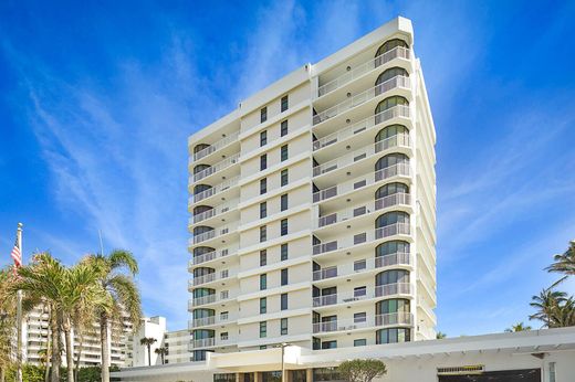 Residential complexes in Highland Beach, Palm Beach