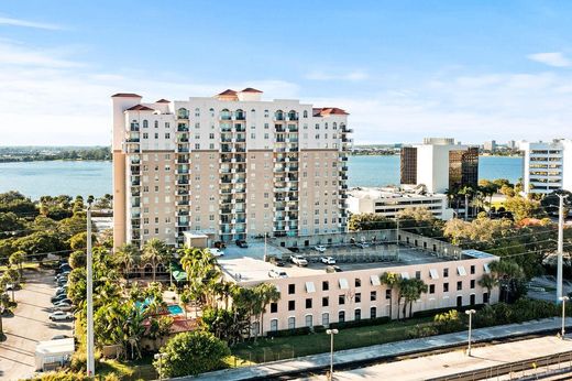 Residential complexes in West Palm Beach, Palm Beach