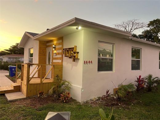 Willa w Miami Heights Trailer Park, Miami-Dade County