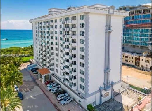 Жилой комплекс, Surfside, Miami-Dade County