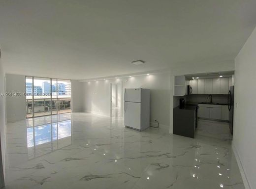 Residential complexes in Miami Beach, Miami-Dade