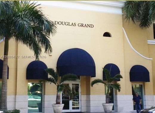 Residential complexes in Coral Gables, Miami-Dade