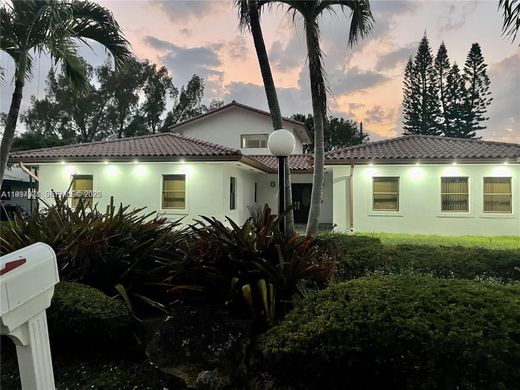 Вилла, Hialeah, Miami-Dade County