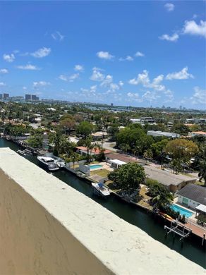 Residential complexes in North Miami, Miami-Dade
