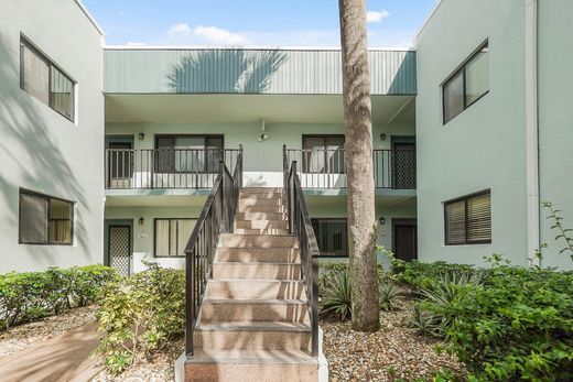 Residential complexes in Delray Beach, Palm Beach
