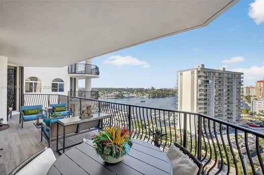 Residential complexes in Fort Lauderdale, Broward County