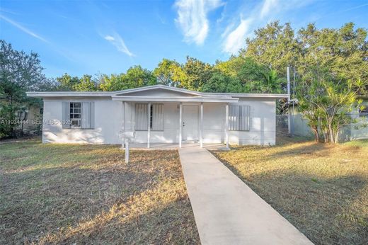 Villa en North Miami, Miami-Dade County