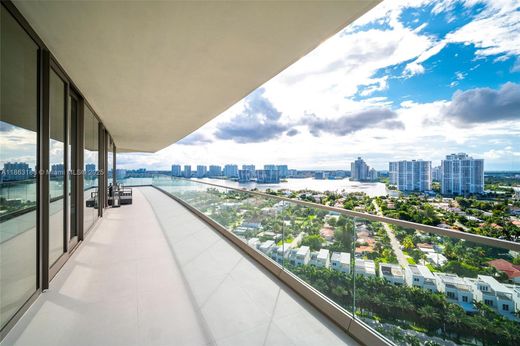 Residential complexes in Sunny Isles Beach, Miami-Dade