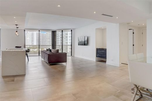 Kamienica w Aventura, Miami-Dade County