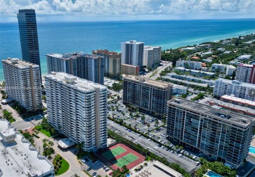 مجمع شقق ﻓﻲ Hallandale Beach, Broward County