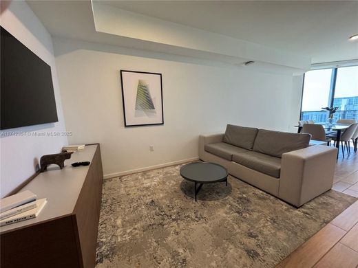 Kamienica w Miami, Miami-Dade County