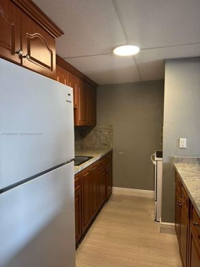 Kamienica w Hialeah, Miami-Dade County