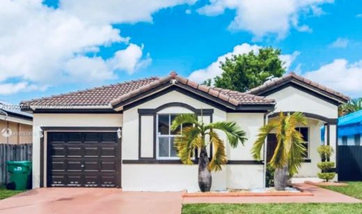 Вилла, Hialeah, Miami-Dade County