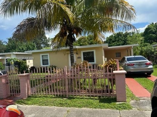Villa in North Miami, Miami-Dade County