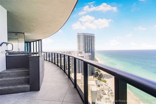 Residential complexes in Sunny Isles Beach, Miami-Dade