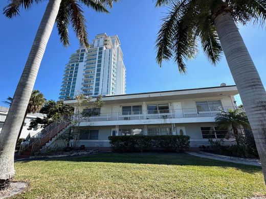 Residential complexes in West Palm Beach, Palm Beach