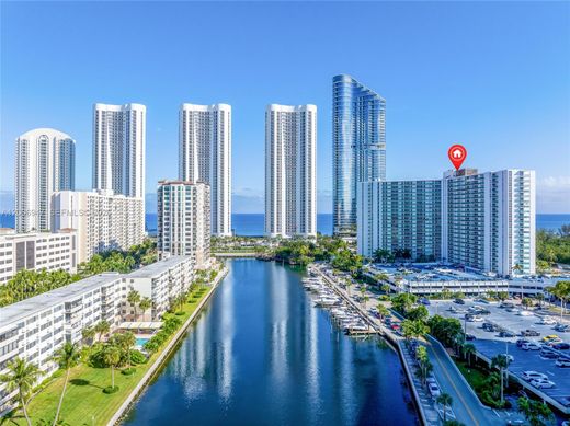 Residential complexes in Sunny Isles Beach, Miami-Dade