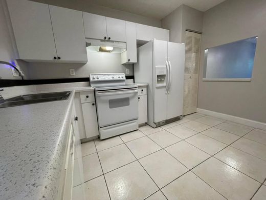 Residential complexes in Coral Springs, Broward County