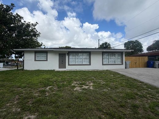 Villa - Pompano Beach, Broward County