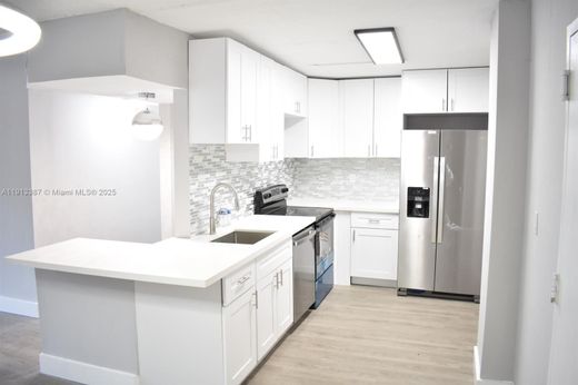 Komplex apartman North Miami Beach, Miami-Dade County