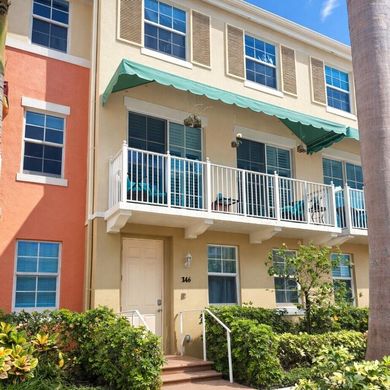 Townhouse in Lantana, Palm Beach