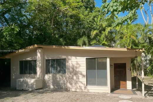 ﻓﻴﻼ ﻓﻲ ميامي، فلوريدا, Miami-Dade County