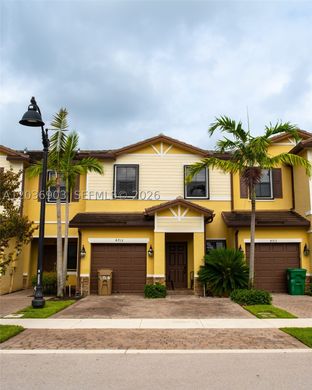 Townhouse in Davie, Broward County