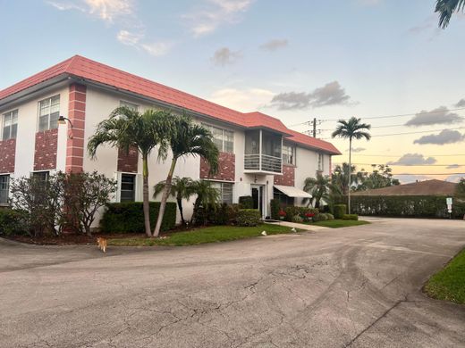 Residential complexes in Pompano Beach, Broward County