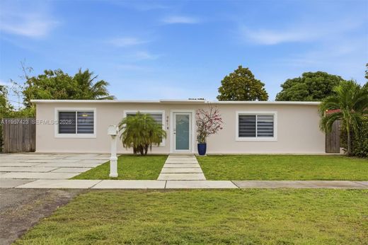 Villa in Hialeah, Miami-Dade