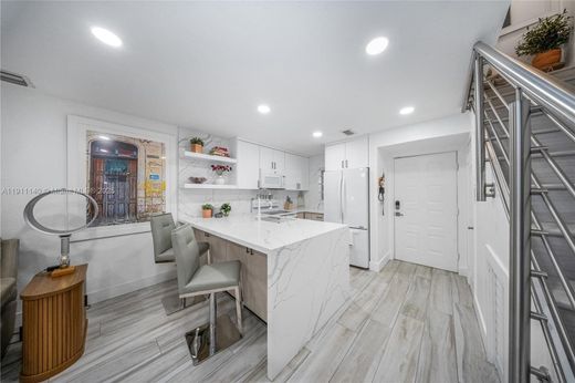 Жилой комплекс, Майами, Miami-Dade County