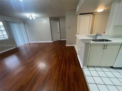 Residential complexes in Oakland Park, Broward County
