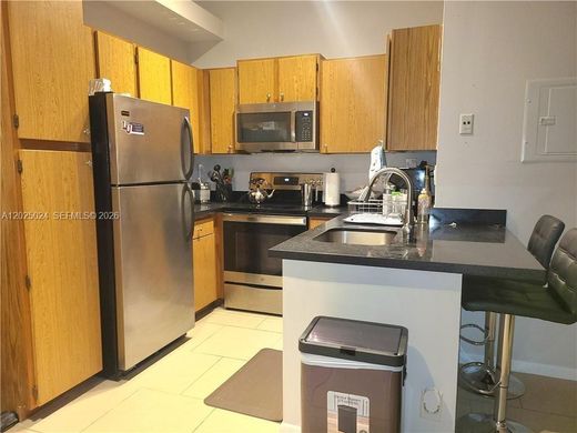 Residential complexes in Coconut Creek, Broward County