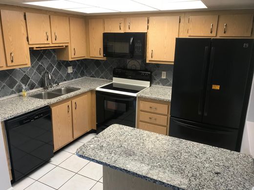 Residential complexes in Aventura, Miami-Dade
