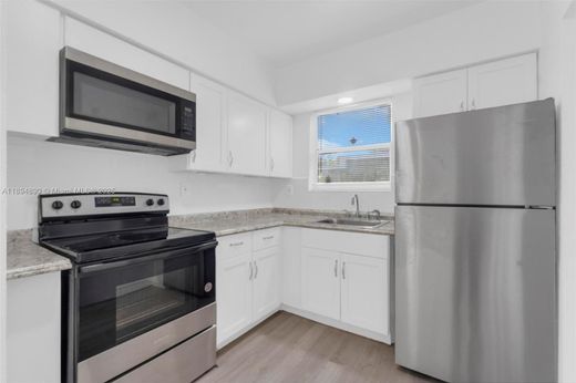 빌라 / Miami Heights Trailer Park, Miami-Dade County