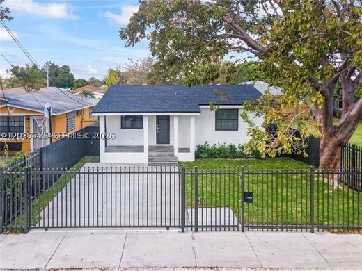 Вилла, Miami Heights Trailer Park, Miami-Dade County