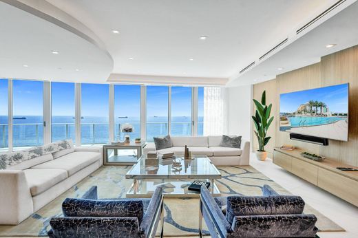 Residential complexes in Fort Lauderdale, Broward County