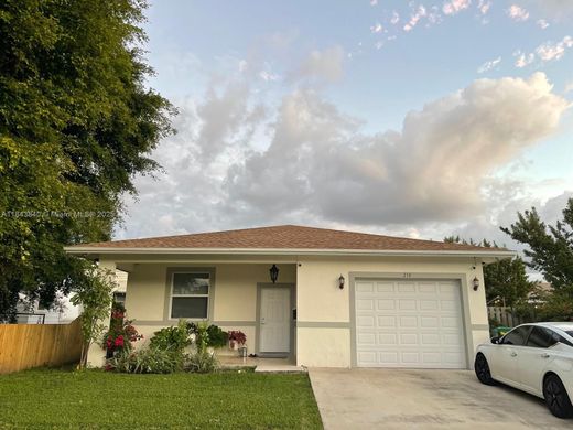 Villa in Dania Beach, Broward County