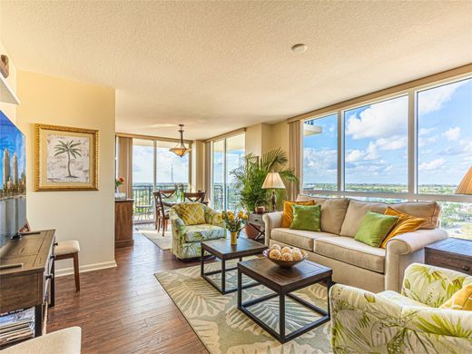Residential complexes in Fort Lauderdale, Broward County