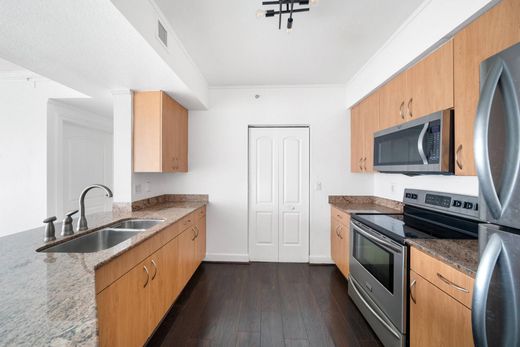 Residential complexes in Hollywood, Broward County