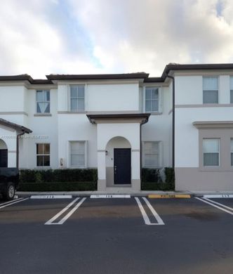타운 하우스 / Hialeah, Miami-Dade County