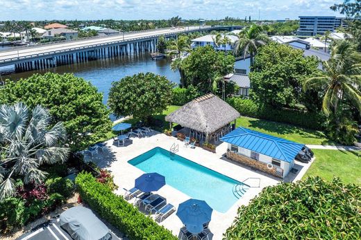 Residential complexes in Delray Beach, Palm Beach