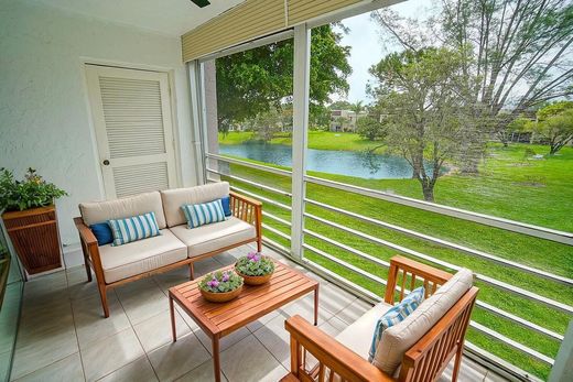 Residential complexes in Delray Beach, Palm Beach